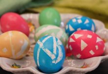 Лайфхак на Пасху: австралийка показала интересный способ покрасить яйца