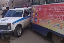 В ВКО полицейский на служебном автомобиле врезался в трамвай