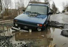 Полицейские подали в суд на чиновников в Актобе из-за разбитых дорог