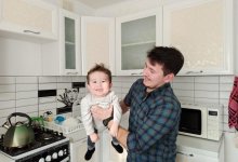 Таких, как Эмир, еще 200 детей по Казахстану: семья Шахмаровых о лечении за миллиард тенге