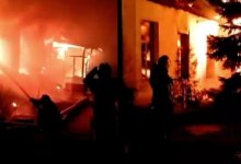 В Павлодаре во время пожара обрушилась крыша церкви