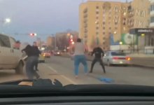 Трое мужчин подрались на проезжей части в Нур-Султане