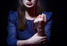 В Кокшетау две женщины из-за ревности напали на 18-летнюю девушку