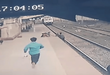 Мумбайское чудо: железнодорожник спас ребенка от неминуемой гибели