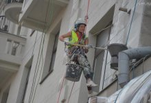 Дождь оторвал облицовку нового дома в Усть-Каменогорске