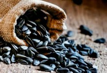 Обычные семечки признали опасными для здоровья