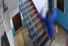 Подросток из Павлодара подрался со стеной и стал героем Сети