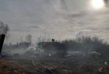 На дом и хозпостройки перекинулся огонь от сухостоя в Петропавловске