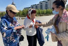 Жасотановцы раздали более 80 тысяч ленточек ко Дню Победы