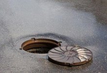 В Актау ребенок обварился кипятком, провалившись в канализационный колодец