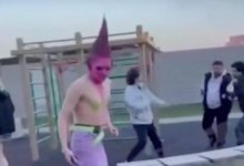 Мужчины избили парней-тиктокеров за юбку и каблуки