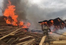 В Семее произошел крупный пожар на пилораме
