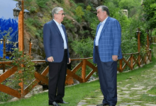 Токаев опубликовал фото с другом Эмомали
