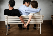 Казахстанец узнал, что жена ему изменяет, и начал вымогать у любовника две машины