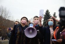 Казахстанских феминисток задержали в Шымкенте. Что произошло