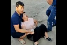 "Угрожали, что перестреляют": в Алматинской области трое молодых людей избили мужчину и его супругу