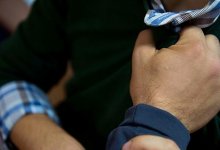 Казахстанец избил подростка из-за очереди в магазине