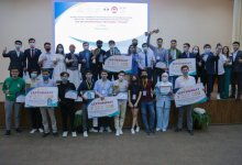 В Алматы ораторы сразились за переходящий кубок партий Nur Otan