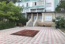 Роскошный вход в пятиэтажку Актау удивил даже астанчан