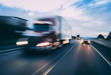 Фура растерла женщину по асфальту в Уральске