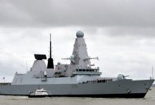 Российский корабль открыл стрельбу в воздух рядом с британским эсминцем возле Крыма