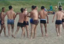 Массовую драку устроили отдыхающие на пляже в Актау