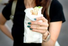 Жителей Акмолинской области привлекают к вакцинации комбо-донером