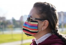 Врач заявил, что очки могут защитить от индийского штамма коронавируса