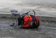 Подробности жуткого ДТП в Алматинской области: зачем мужчина с детьми бросился под колеса грузовика