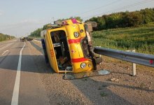 «Скорая» с беременной в салоне опрокинулась в СКО