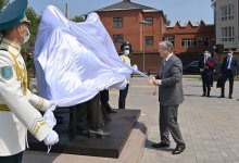Токаев принял участие в церемонии открытия памятника лидерам движения «Алаш»