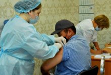 Работники автопарка в Нур-Султане привились от коронавируса на 100%