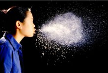 Как надо чихать, чтобы во время пандемии не напугать людей