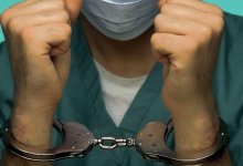 Казахстанский пластический хирург получил право работать после смерти двух пациенток