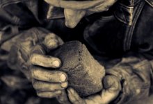 Люди стали умирать от голода больше, чем от коронавируса - исследование