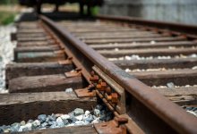 Отрезало обе ноги: в Уральске мужчину переехал грузовой поезд