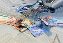 За что точно придется платить казахстанцам в общественных местах, объяснил юрист