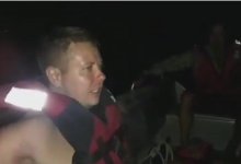 Супружеская пара выехала покататься по Капшагаю на скутере и заглохла посреди водоема