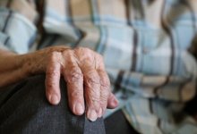 Шокирующее видео: казахстанец напал на пенсионера ради денег