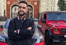 Алматинские полицейские прервали встречу блогера Гусейна Гасанова с поклонниками