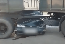 Легковушка влетела под КамАЗ в Костанайской области