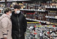 Ученые заявили, что алкоголь вдвое увеличивает риск заражения коронавирусом