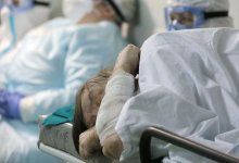 Страшно смотреть: дочери больной коронавирусом пенсионерки пожаловались на условия больницы Актау