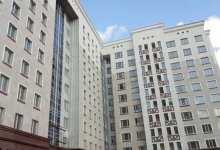 Жильцы многоэтажки в центре Нур-Султана боятся, что фундамент дома разрушится
