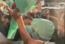 Дикие астанчане устроили давку в очереди за бесплатными цветами (видео)