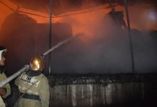 В Шымкенте горел склад с напитками