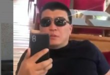 Двое алматинцев обматерили официантку