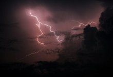 На севере и юго-западе Казахстана объявили штормовое предупреждение