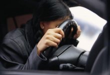 В Шымкенте мать с детьми угнала машину и избежала наказания: как ей это удалось