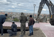 ЧП на смотровой площадке в Кокшетау: огромная дыра образовалась из-за обвала грунта